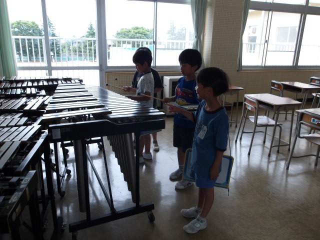 音楽を探検している様子