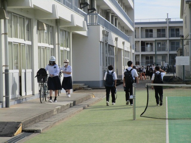 富山市堀川小学校 生きかたが育つ授業 上巻・中巻・下巻 富山市