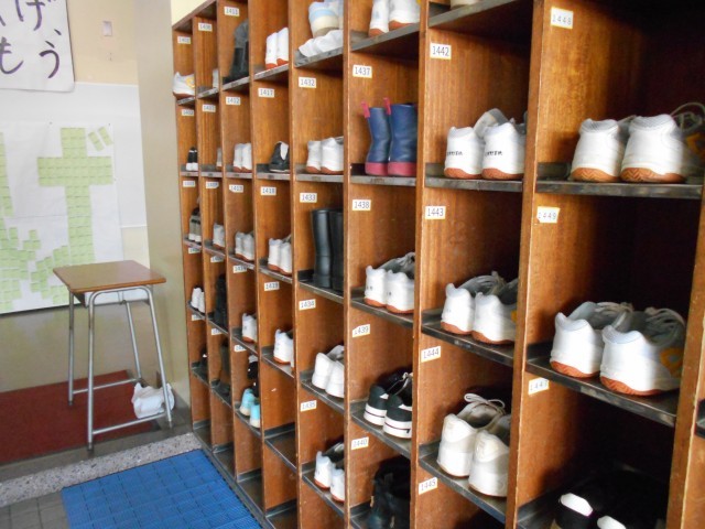 掃除後、靴が整然と整えられています。
