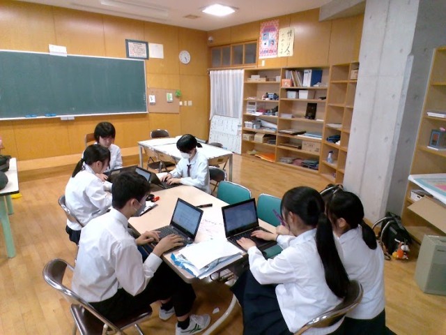 打ち合わせ中の様子