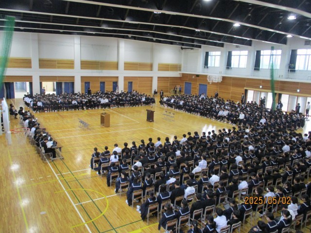 生徒総会の『コの字』隊形