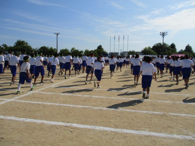 「元の隊形に、集まれ！」
