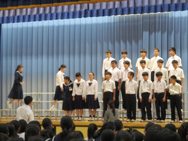 順番に上の段へ移動します