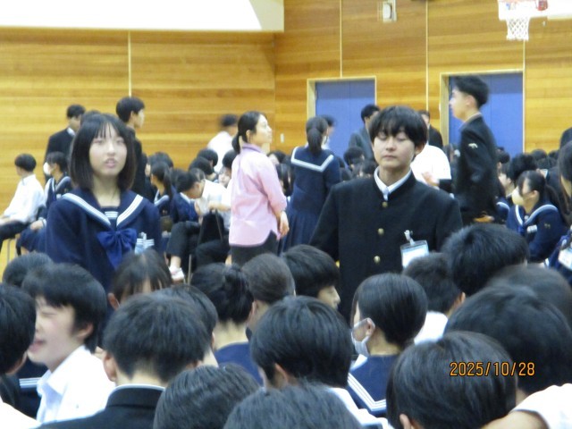 級長が人数確認中