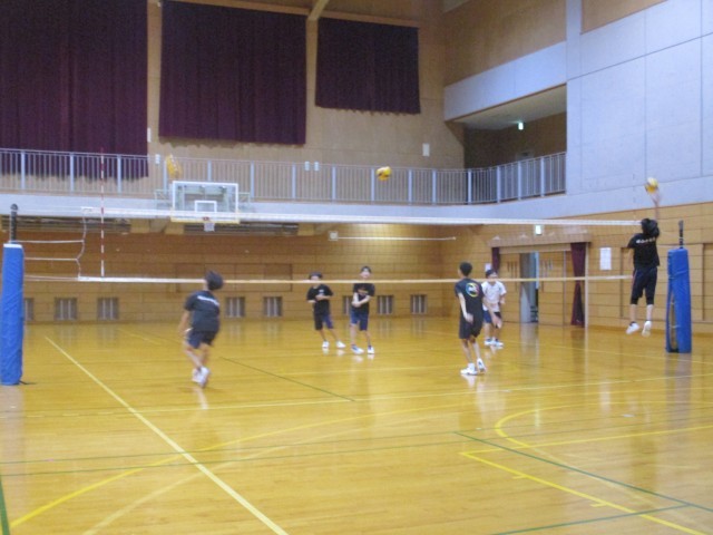 男子バレーボール部の練習