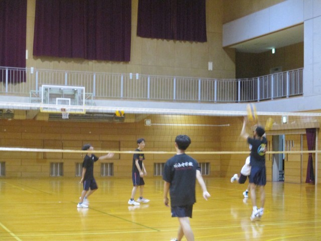 男子バレーボール部の練習