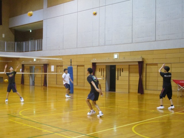 男子バレーボール部の練習