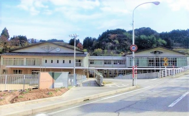 ウ　富山市立山田中学校.jpg