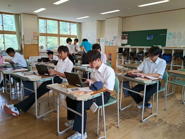 個人レポートを作成中