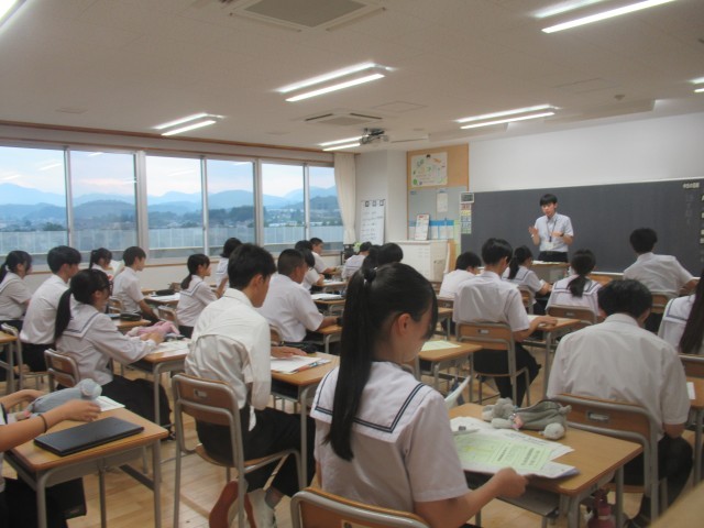 ３年４組の様子