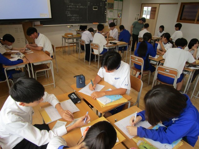 4組　理科で生物の成長の学習